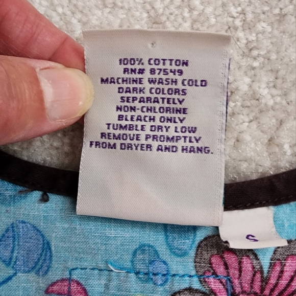 S.C.R.U.B.S , scrub top. Small - Picture 5 of 6